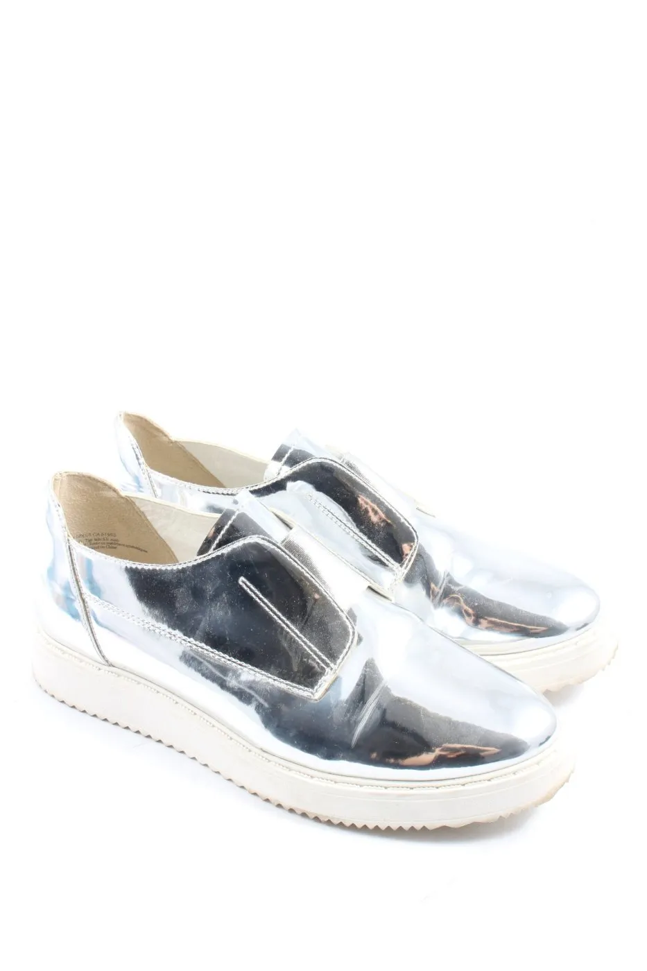 BP. Slip-on argenté-blanc style décontracté