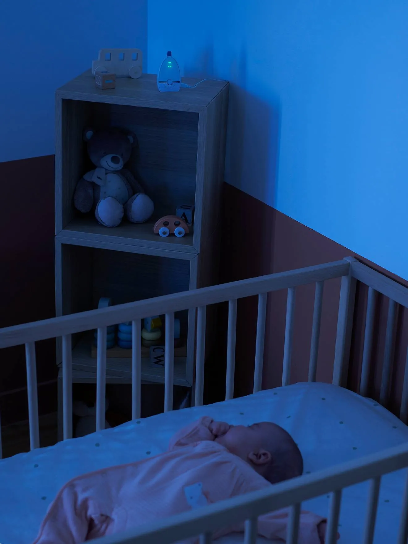 Ecoute-bébé Expert Care portée 1000 mètres BABYMOOV blanc/noir - Babymoov