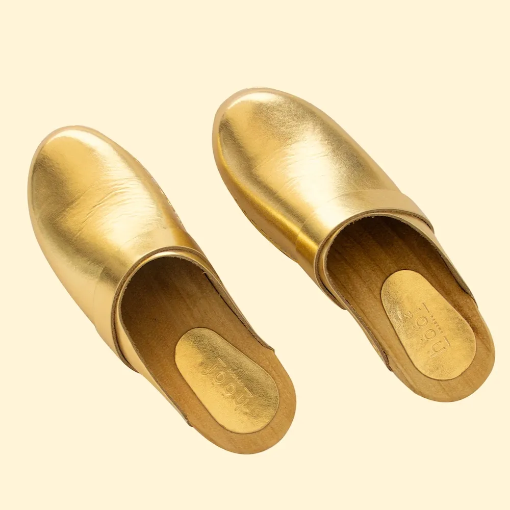 Hoof Sabot Chloé doré en cuir fermé à l'avant  bois 5,5cm hauteur