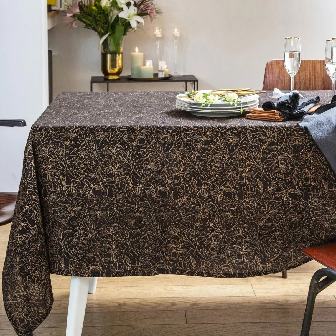 Nappe à motifs fleuris FLEUROR noir  | 3 Suisses