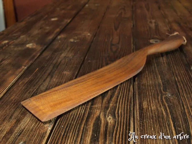 Spatule à crêpes en noyer 