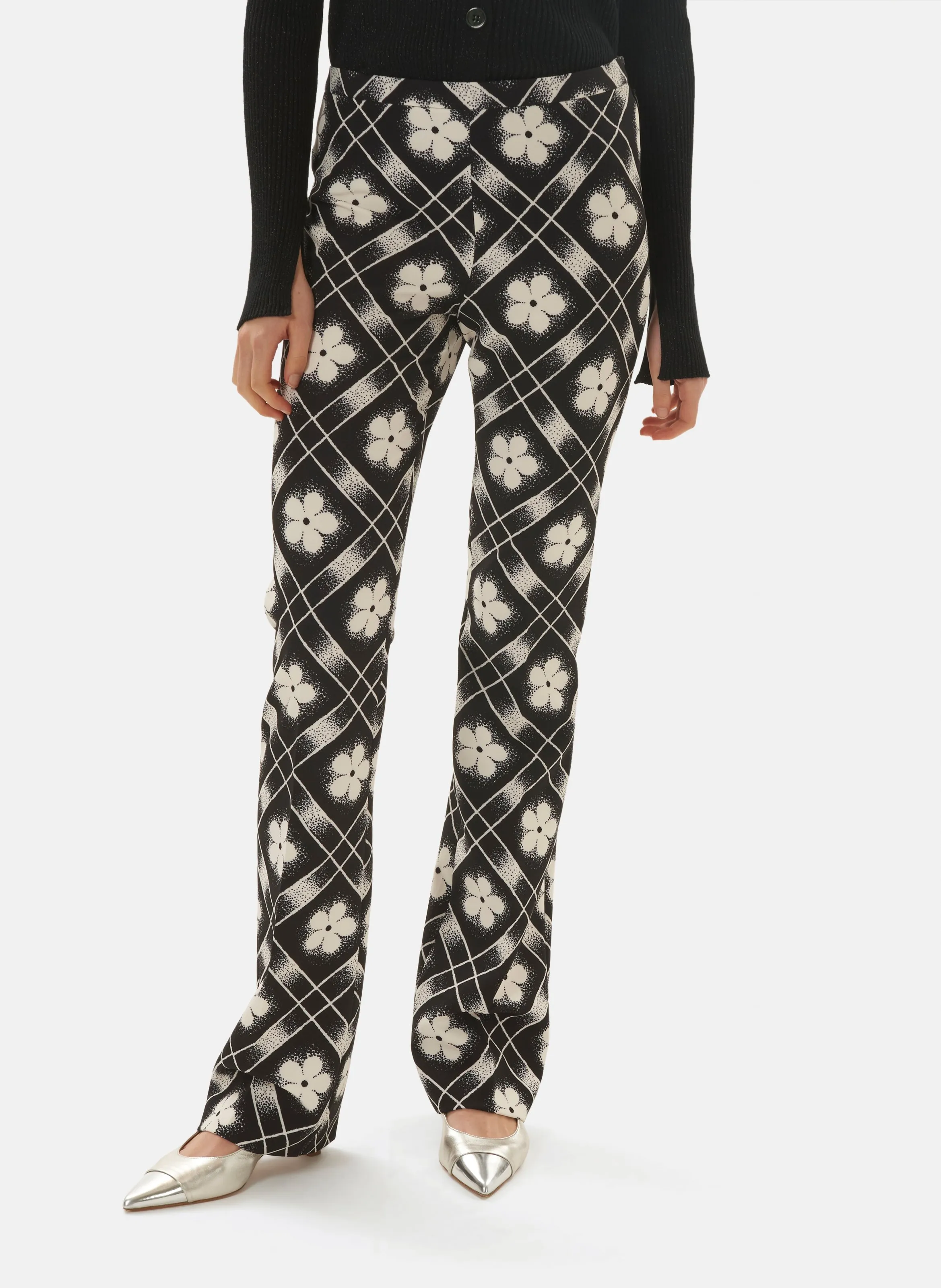TARA JARMON  Pantalon évasée fleurs   classique - paivan - Noir